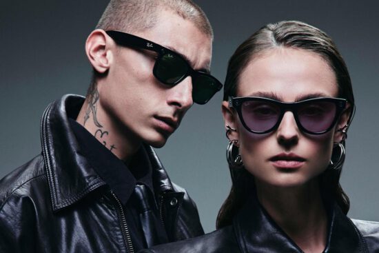 Personne portant la solution Ray-Ban Meta prescription complète, montrant le design élégant et la technologie intégrée.